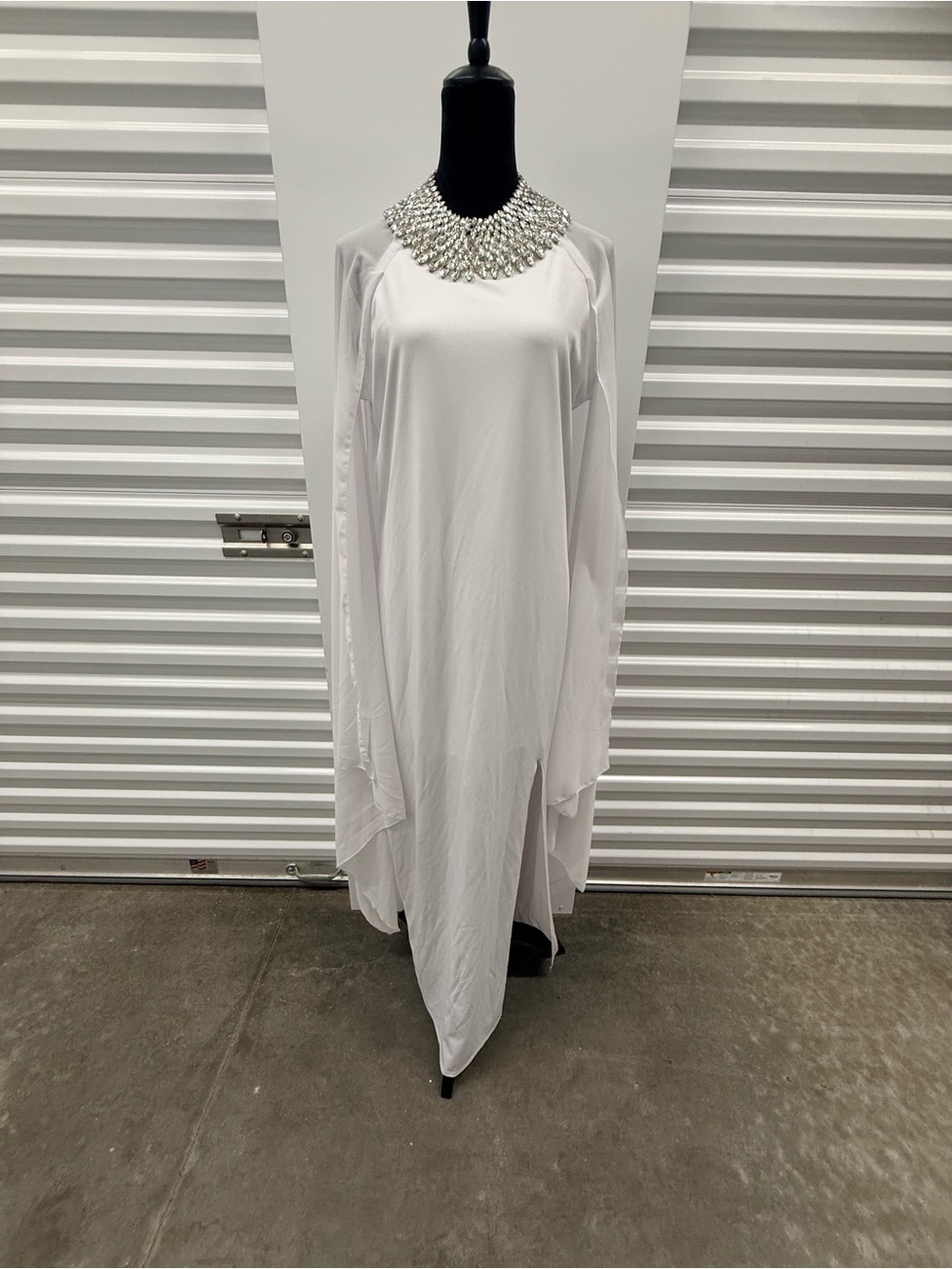 Elegant White Jewel-Neck Cape Sleeve Dress